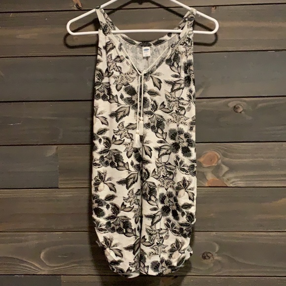 Old Navy Maternity Top - Picture 2 of 5